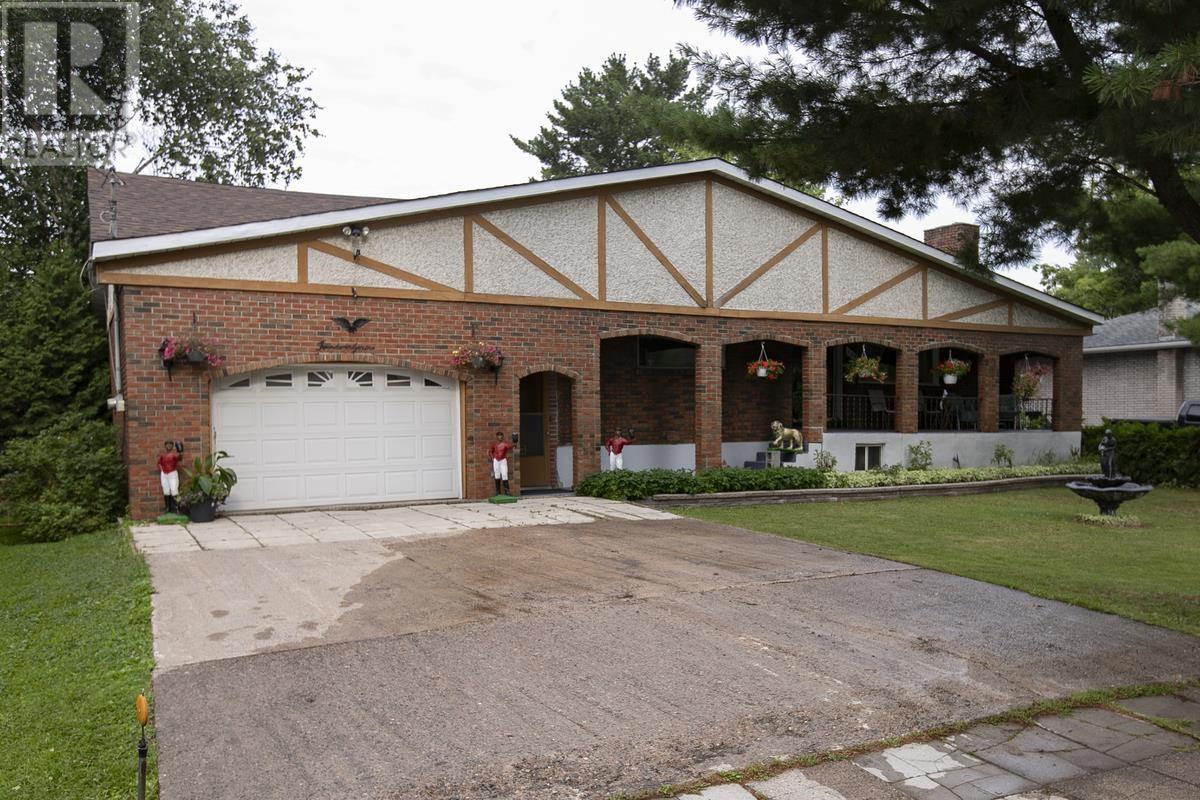 429 Laurier Ave, Sault Ste. Marie, ON P6C 5J6