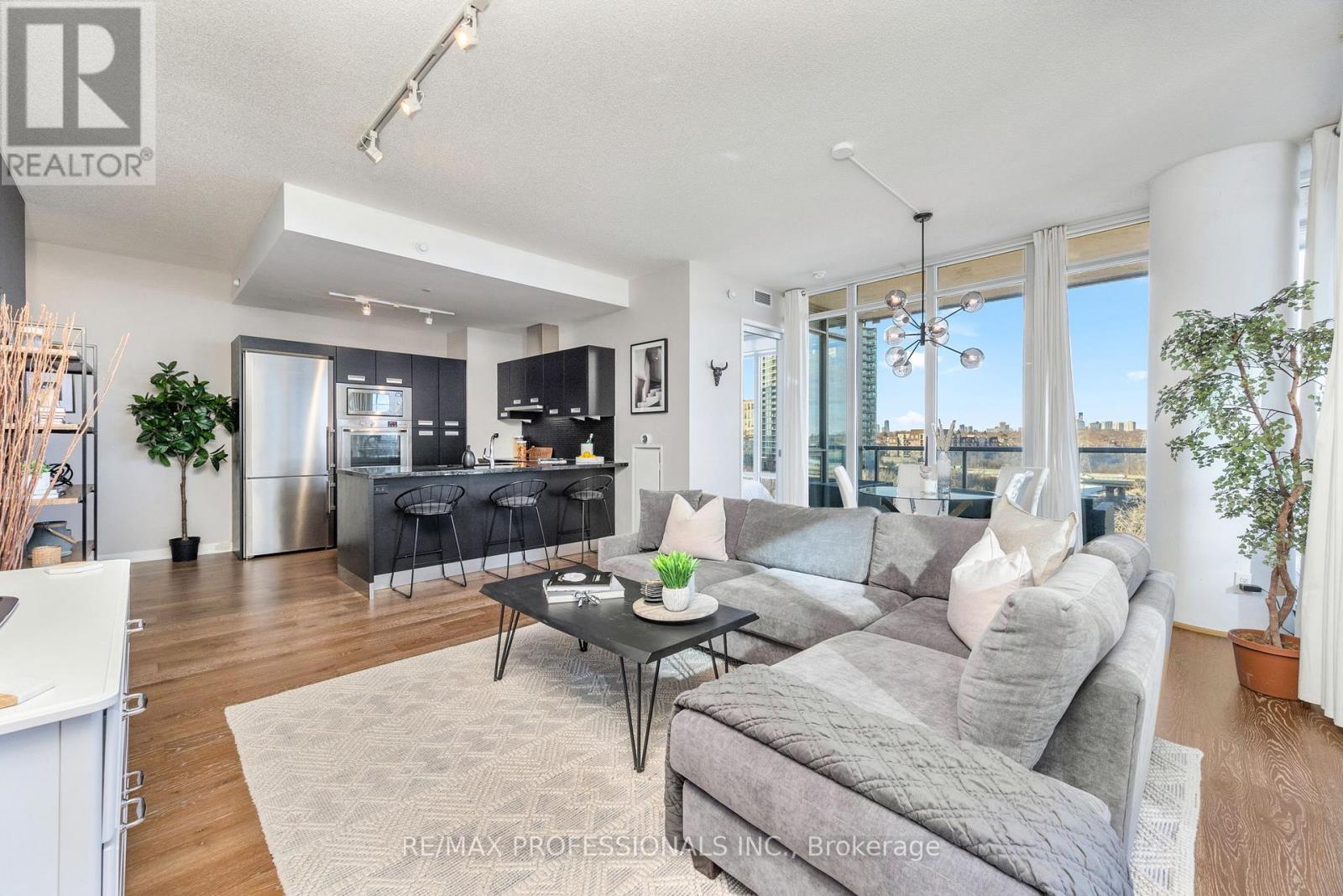 911 88 Park Lawn Rd, Toronto, ON M8Y 0B5
