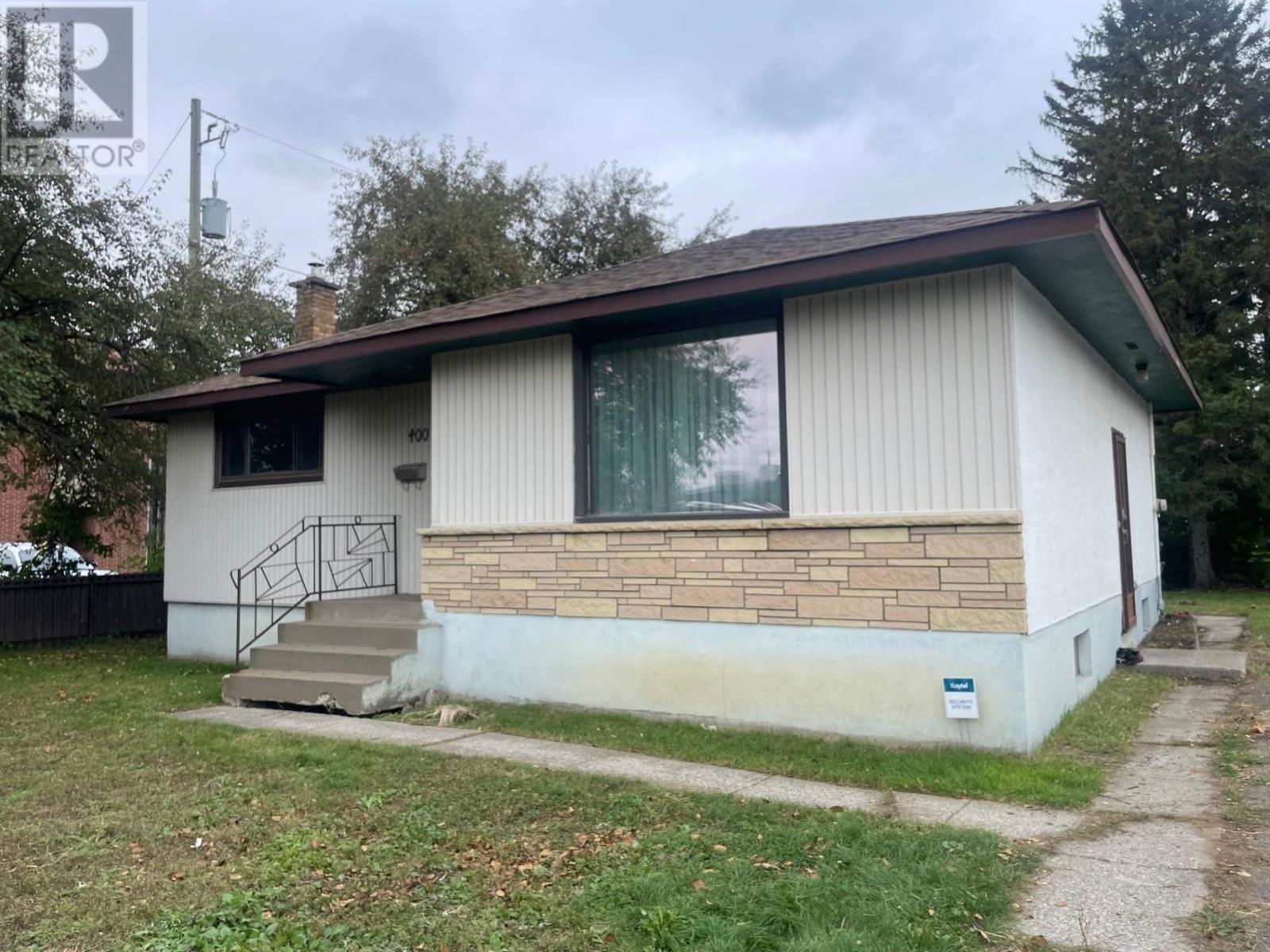 400 James St S, Thunder Bay, ON P7E 2V5