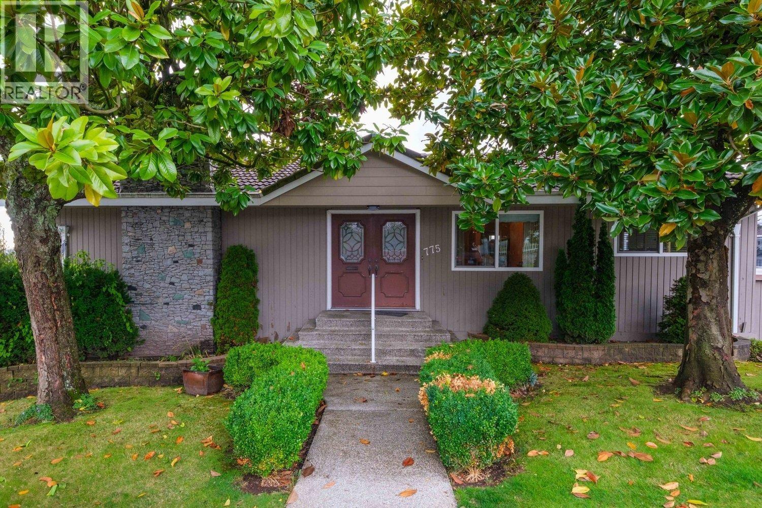 775 Esmond Ave, Burnaby, BC V5C 4K4