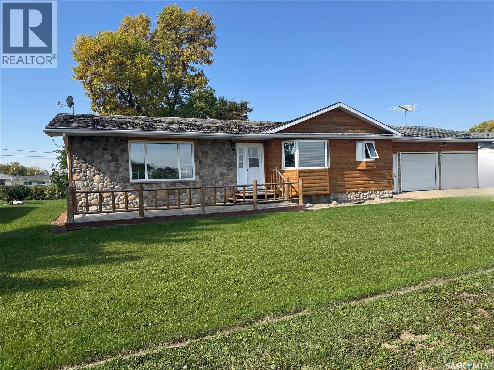 203 Macdonald St, Stockholm, SK S0A 3Y0