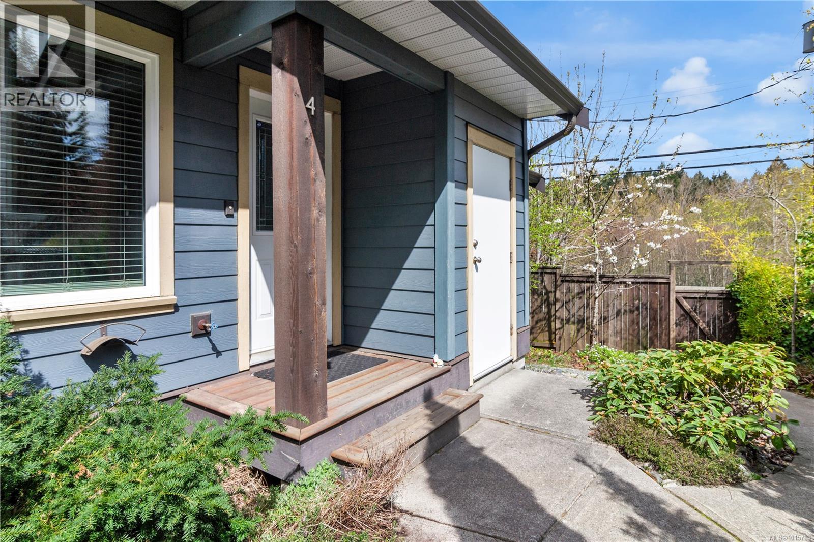 1141 2nd Ave Unit 4 Ave, Ladysmith, BC V9G 1B8