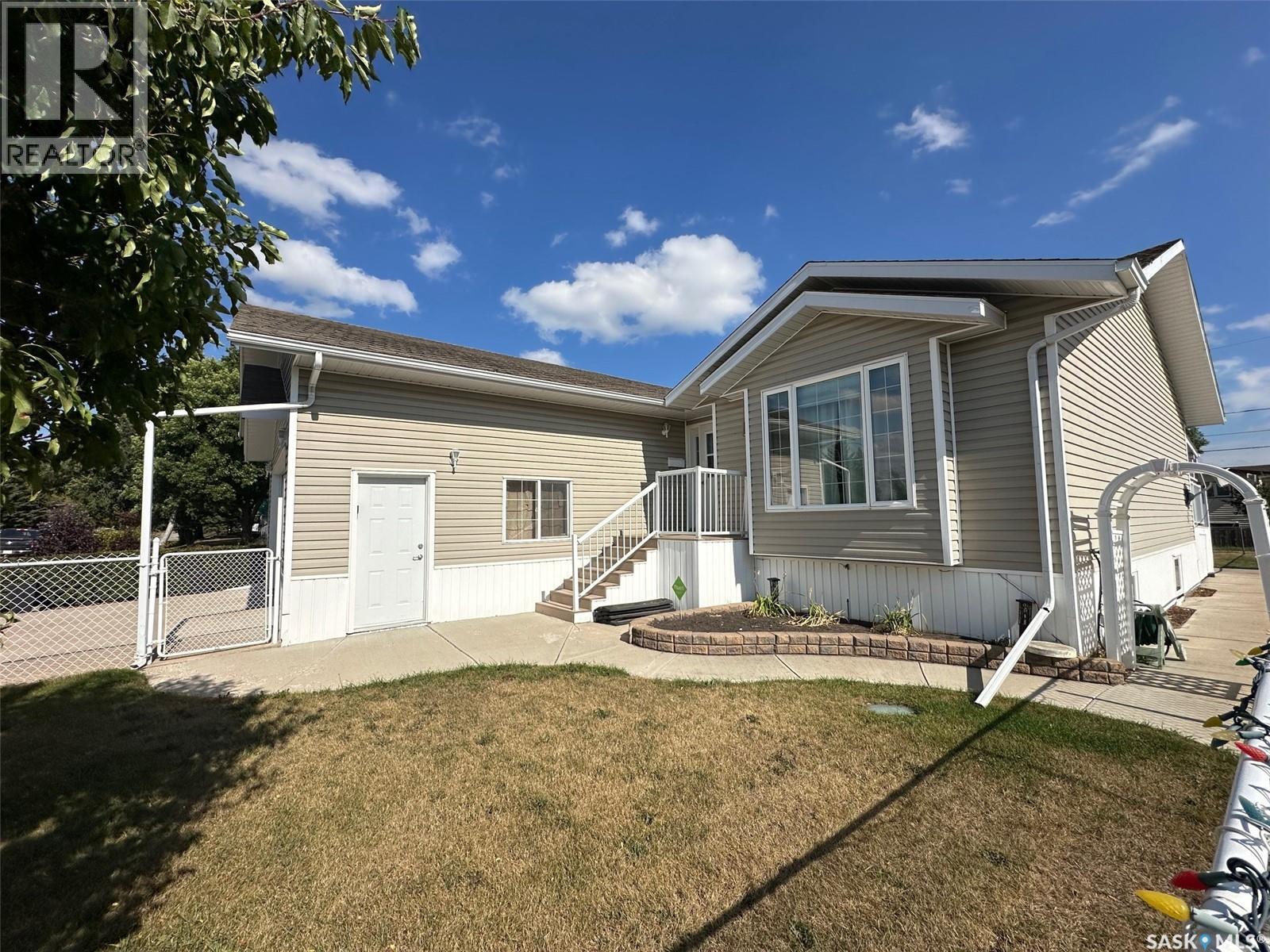 614 Hudson St, Hudson Bay, SK S0E 0Y0