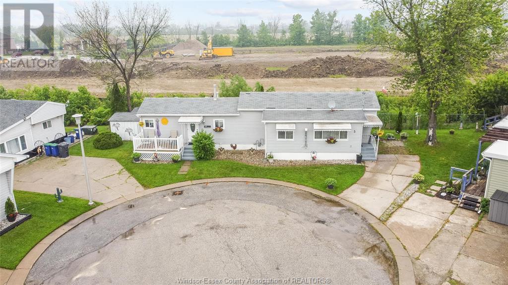 5 Elm Ct, Essex, ON N0R 1J0