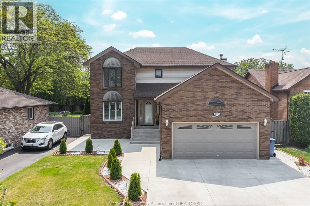 3169 Clemenceau Blvd, Windsor, ON N8T 2R6