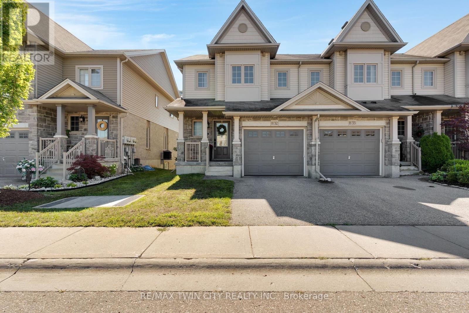 6 Upper Mercer Street #h32, Kitchener, ON N2A 0E4