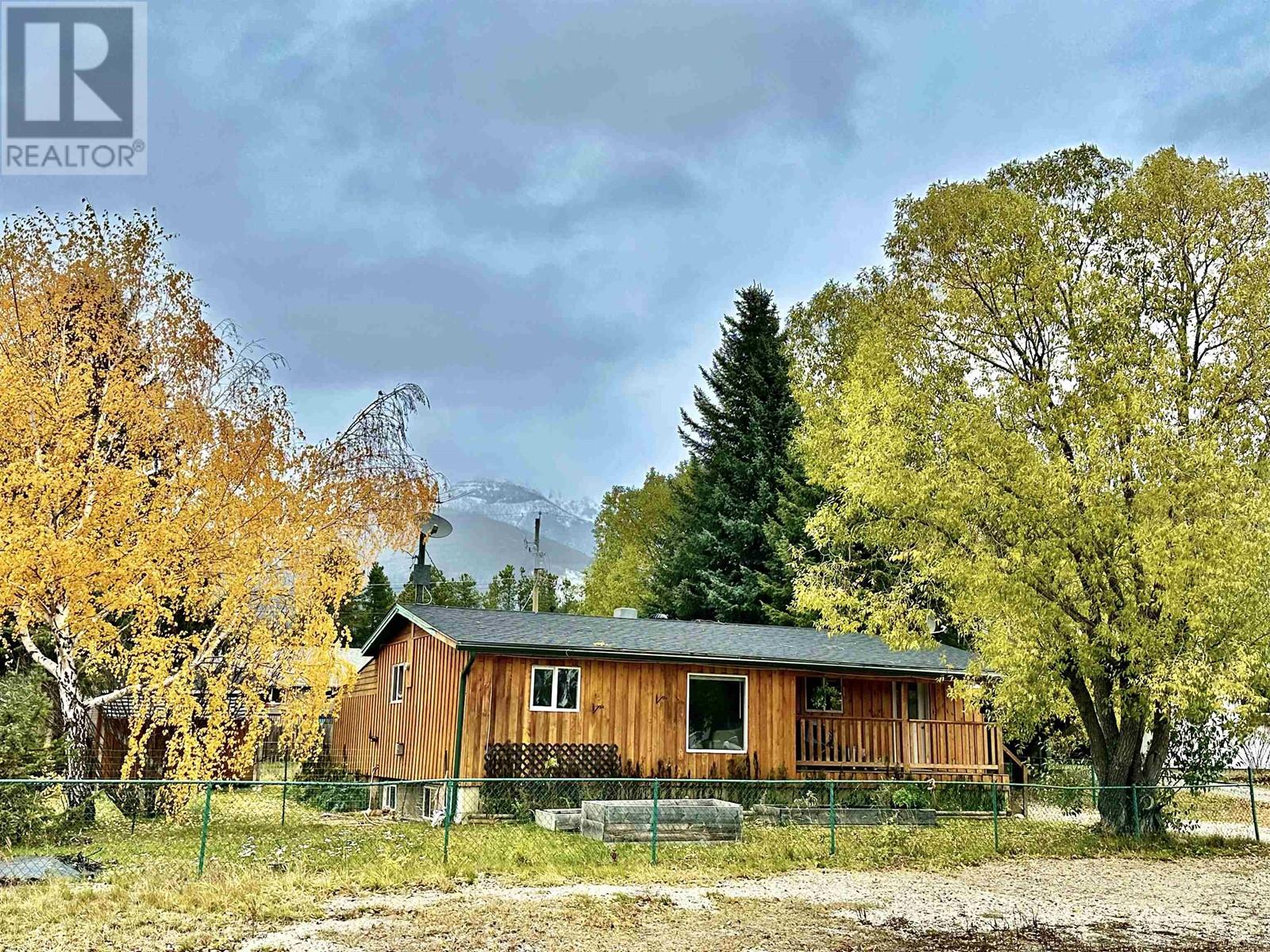 1272 3 Avenue, Valemount, BC V0E 2Z0