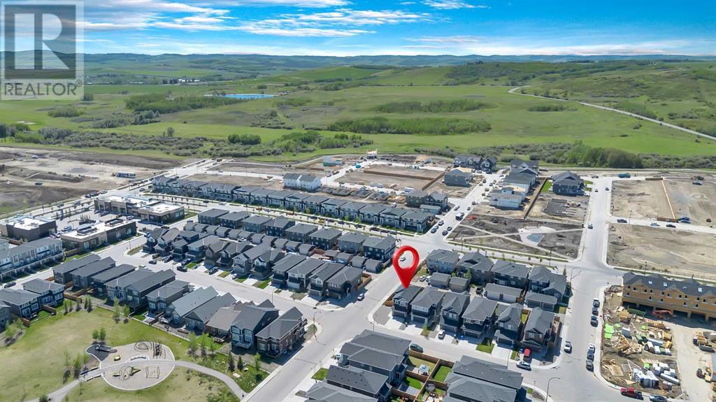 31 Creekside Grv SW, Calgary, AB T2X 4A8
