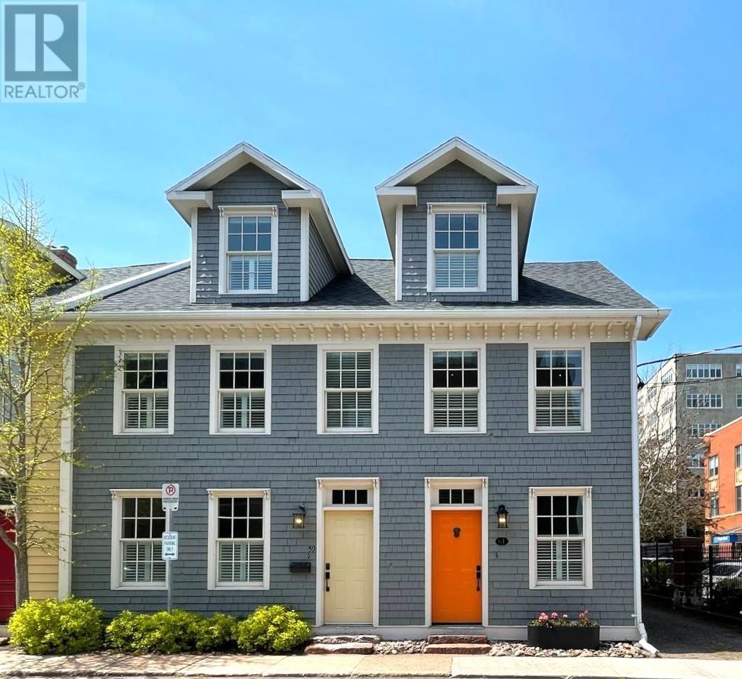 61 Dorchester St, Charlottetown, PE C1A 1C8