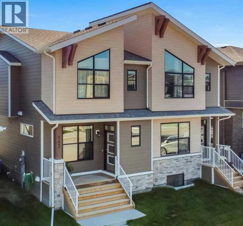 547 Rowmont Blvd NW, Calgary, AB T3L 0G4