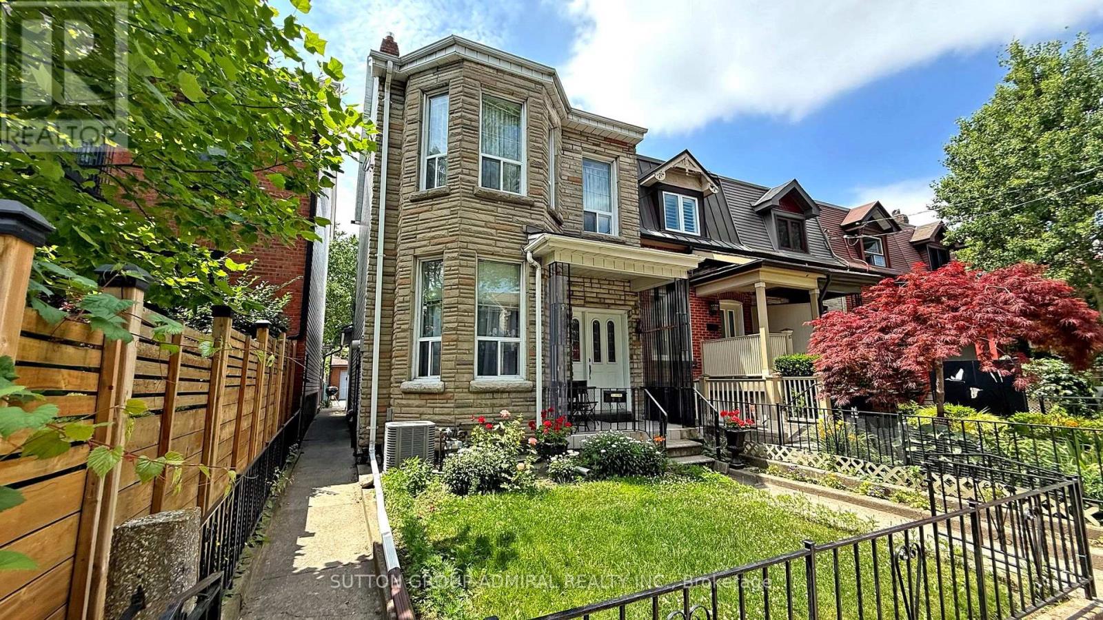 90 Westmoreland Ave, Toronto, ON M6H 2Z7