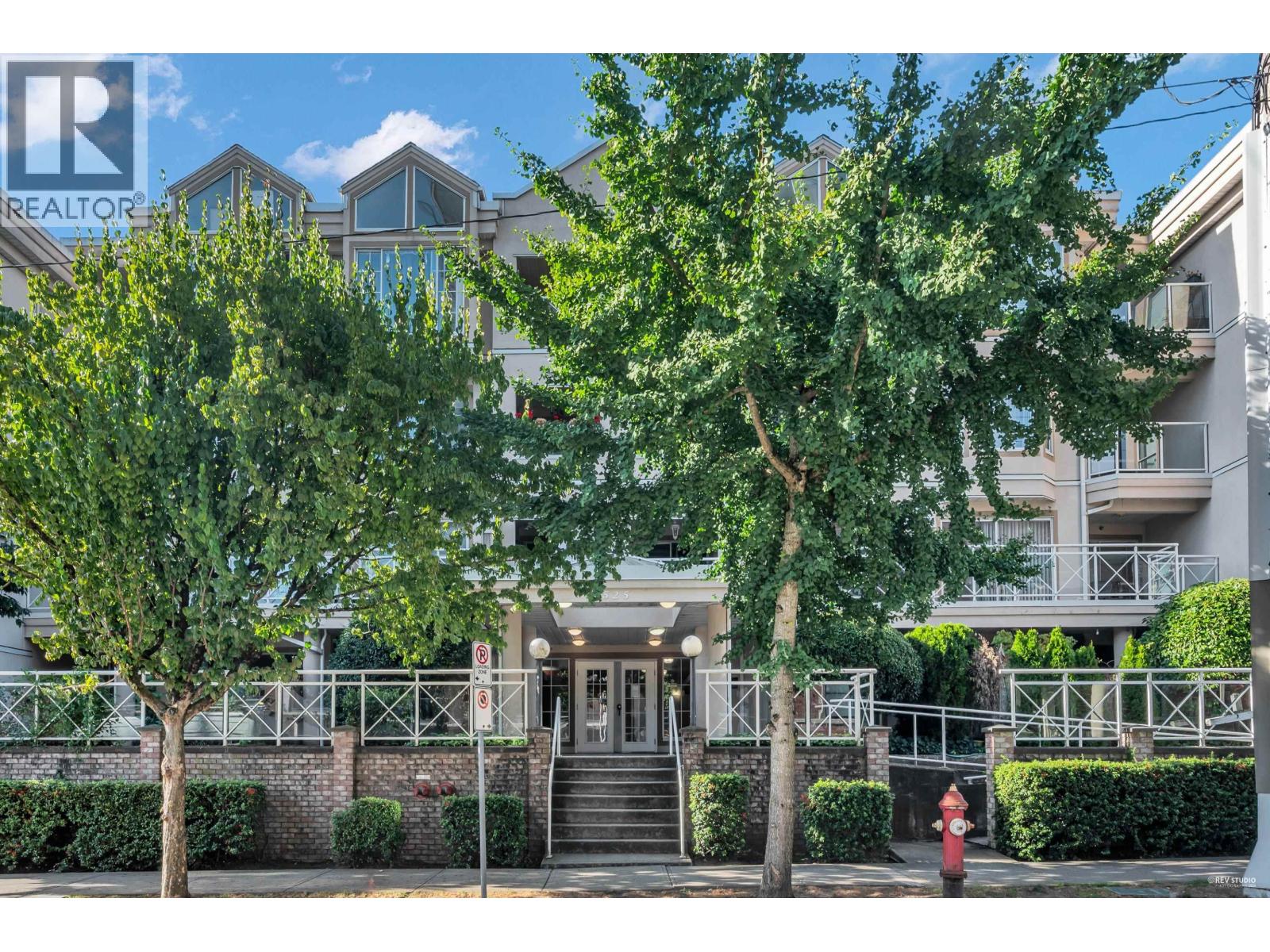 525 Agnes Street Unit 411, New Westminster, BC V3L 1G2