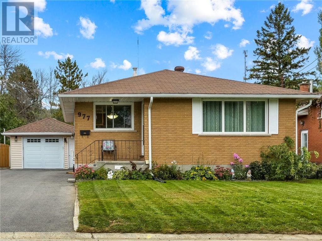 977 Soloy Dr, Sudbury, ON P3A 1E6