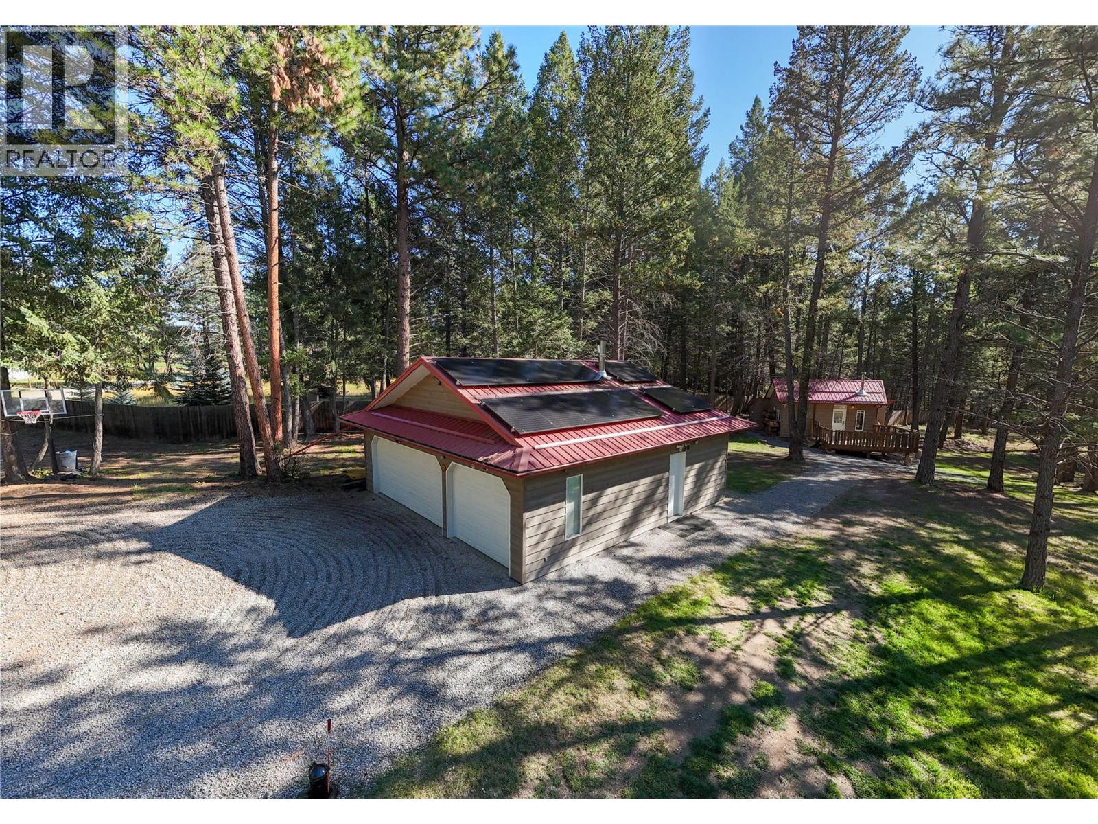 3306 Palmer Rd, Baynes Lake, BC V0B 1T4