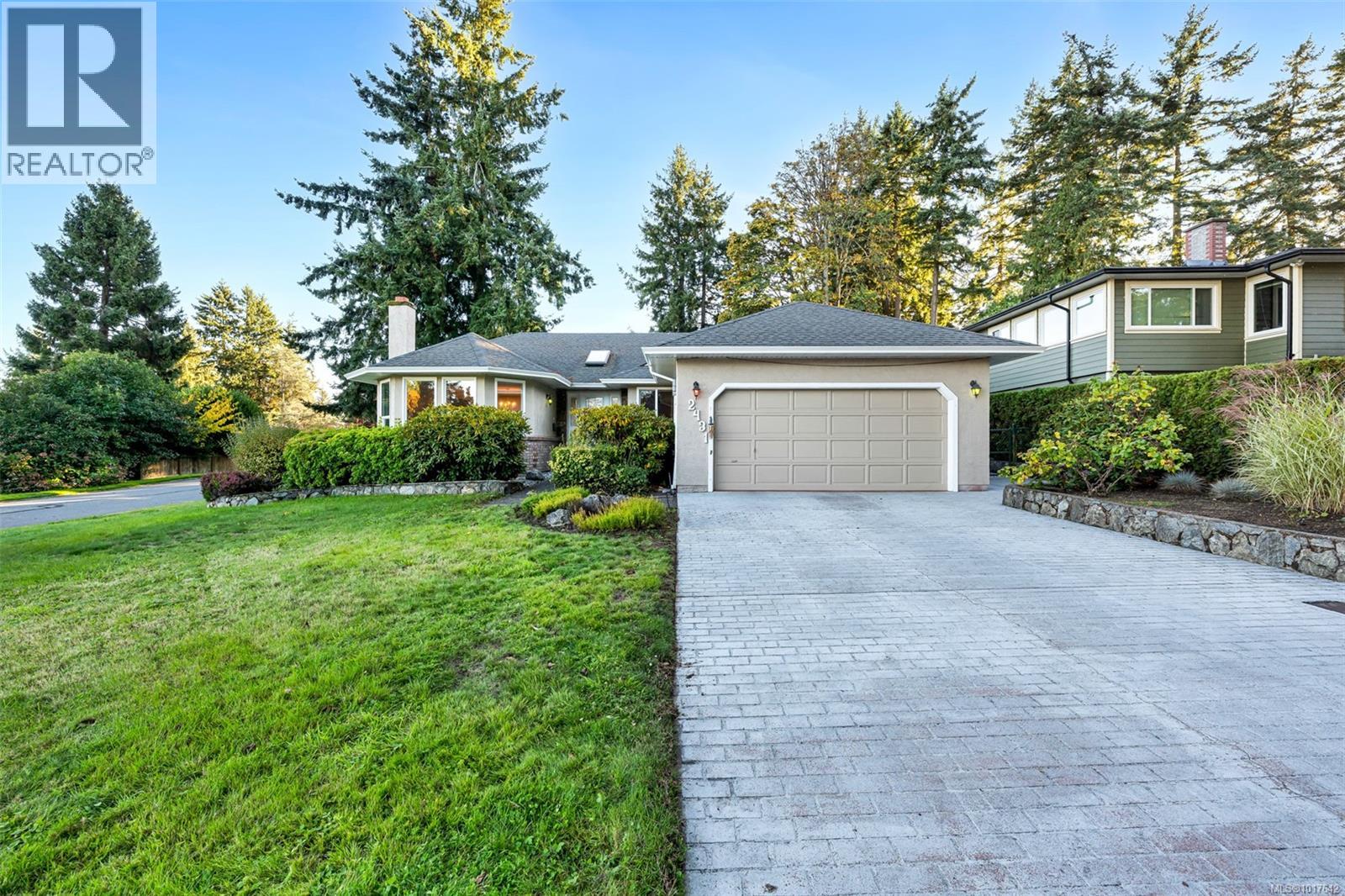 2431 Wilcox Ter, Central Saanich, BC V8Z 5R7