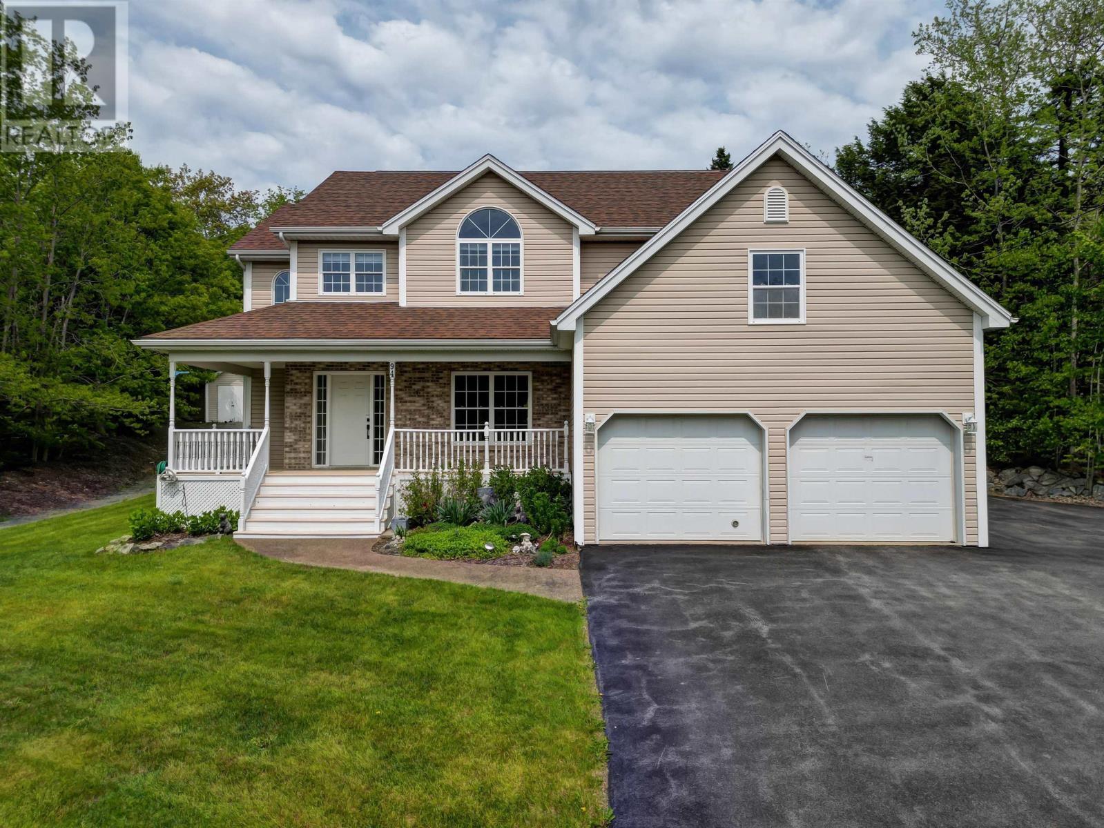 94 Ingram Dr, Fall River, NS B2T 1A4