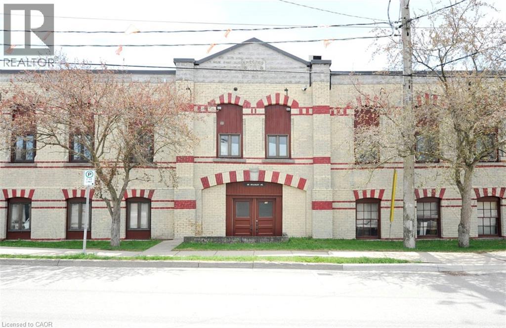 45 Stanley St, North Dumfries, ON N0B 1E0