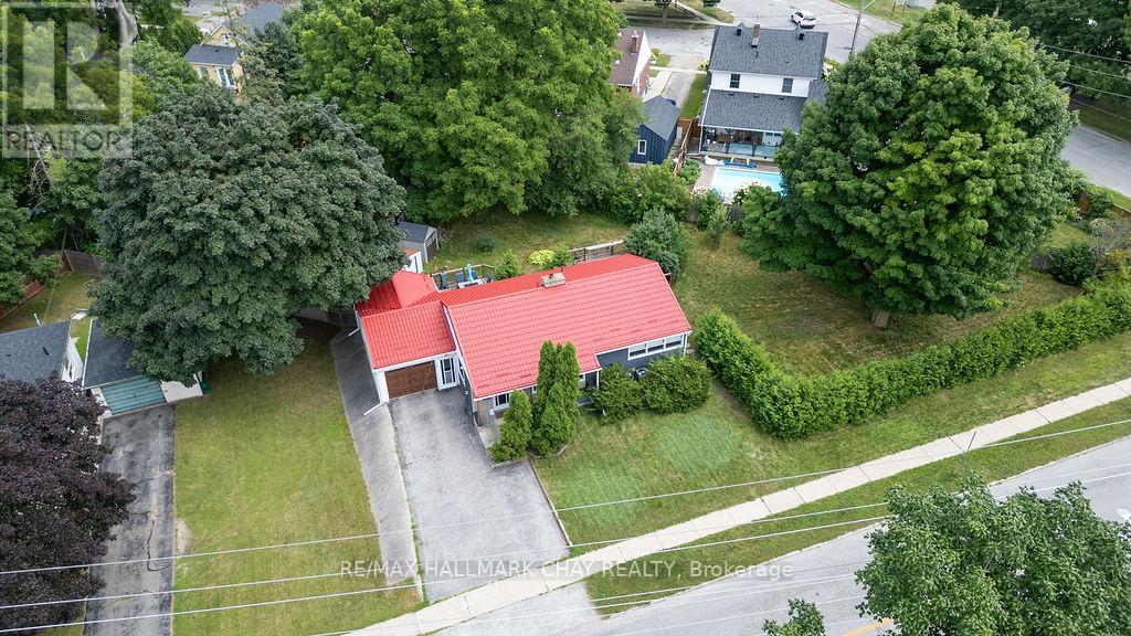 325 Innisfil St, Barrie, ON L4N 3G4