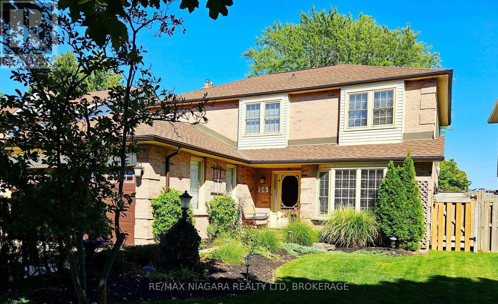 26 Strada Blvd, St. Catharines, ON L2S 3L8