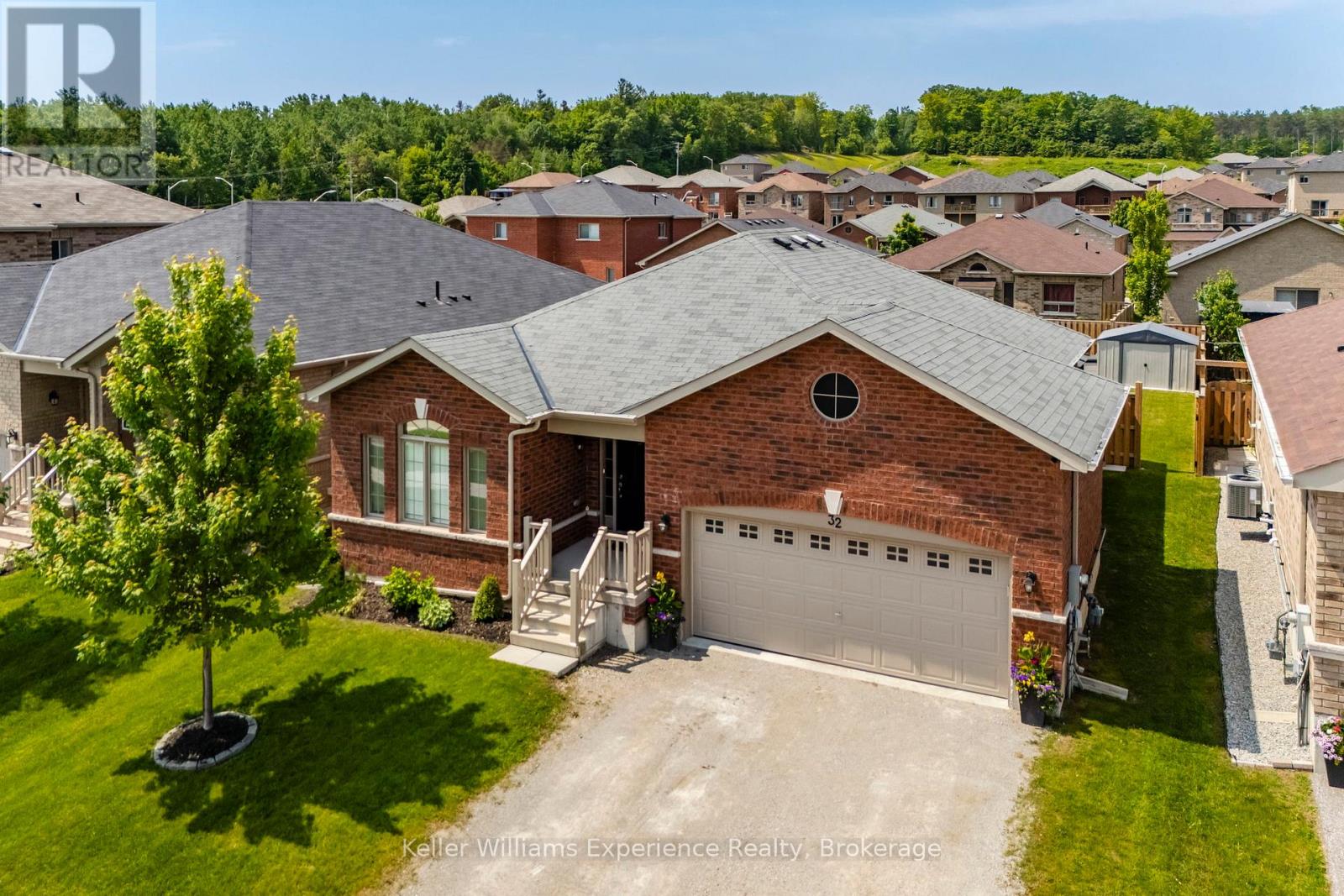 32 Hatton Dr, Penetanguishene, ON L9M 0V6