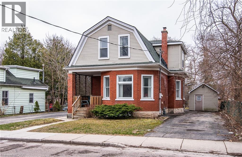27 Noecker St, Waterloo, ON N2J 2R5