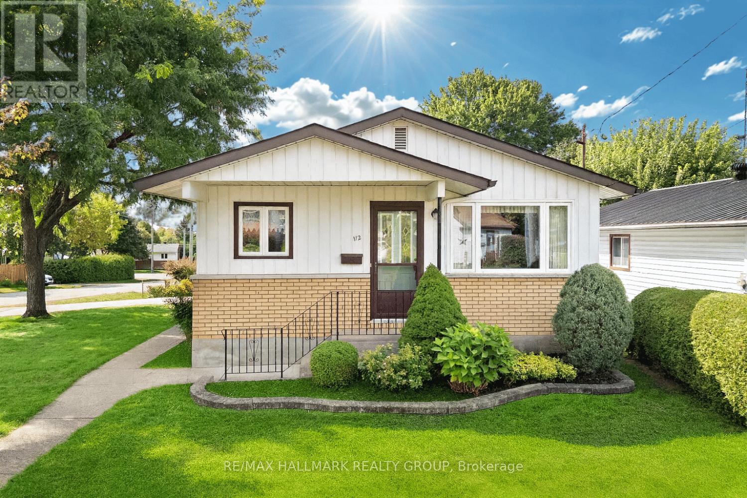 112 Ellis Ave, Pembroke, ON K8A 2H8