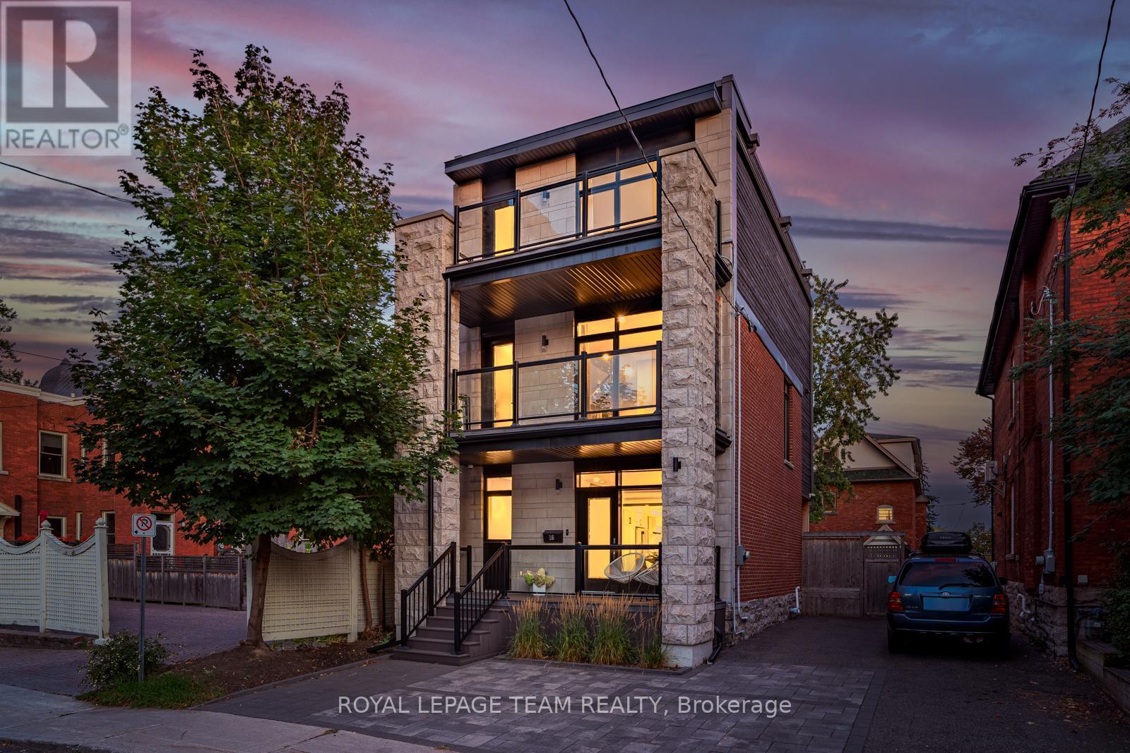 16 First Ave, Ottawa, ON K1S 2G2