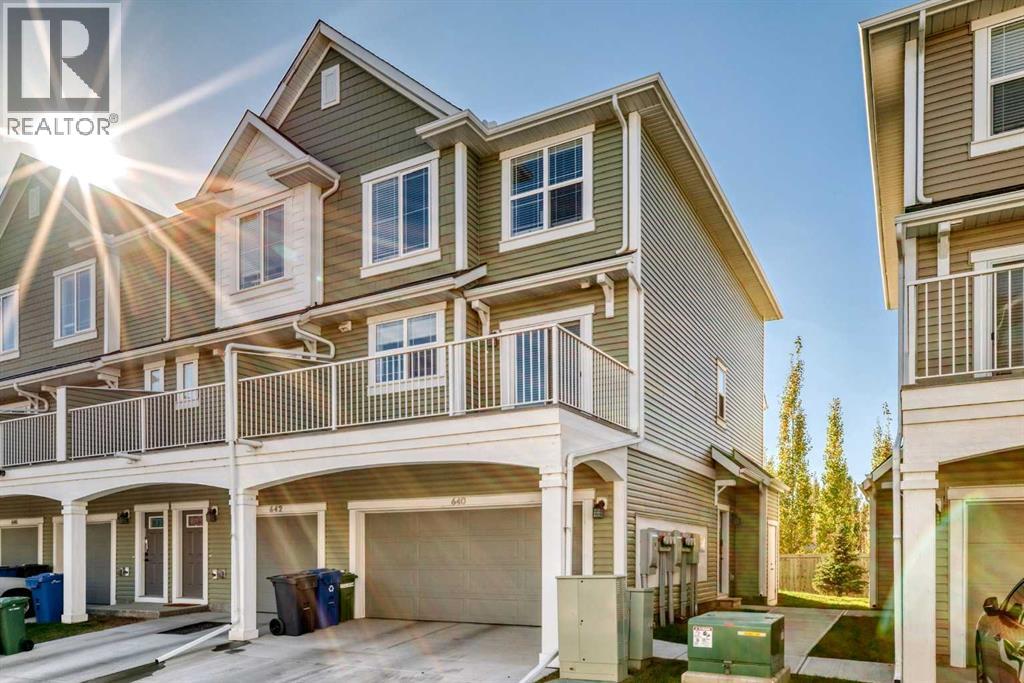640 Copperstone Mnr SE, Calgary, AB T2Z 5G5
