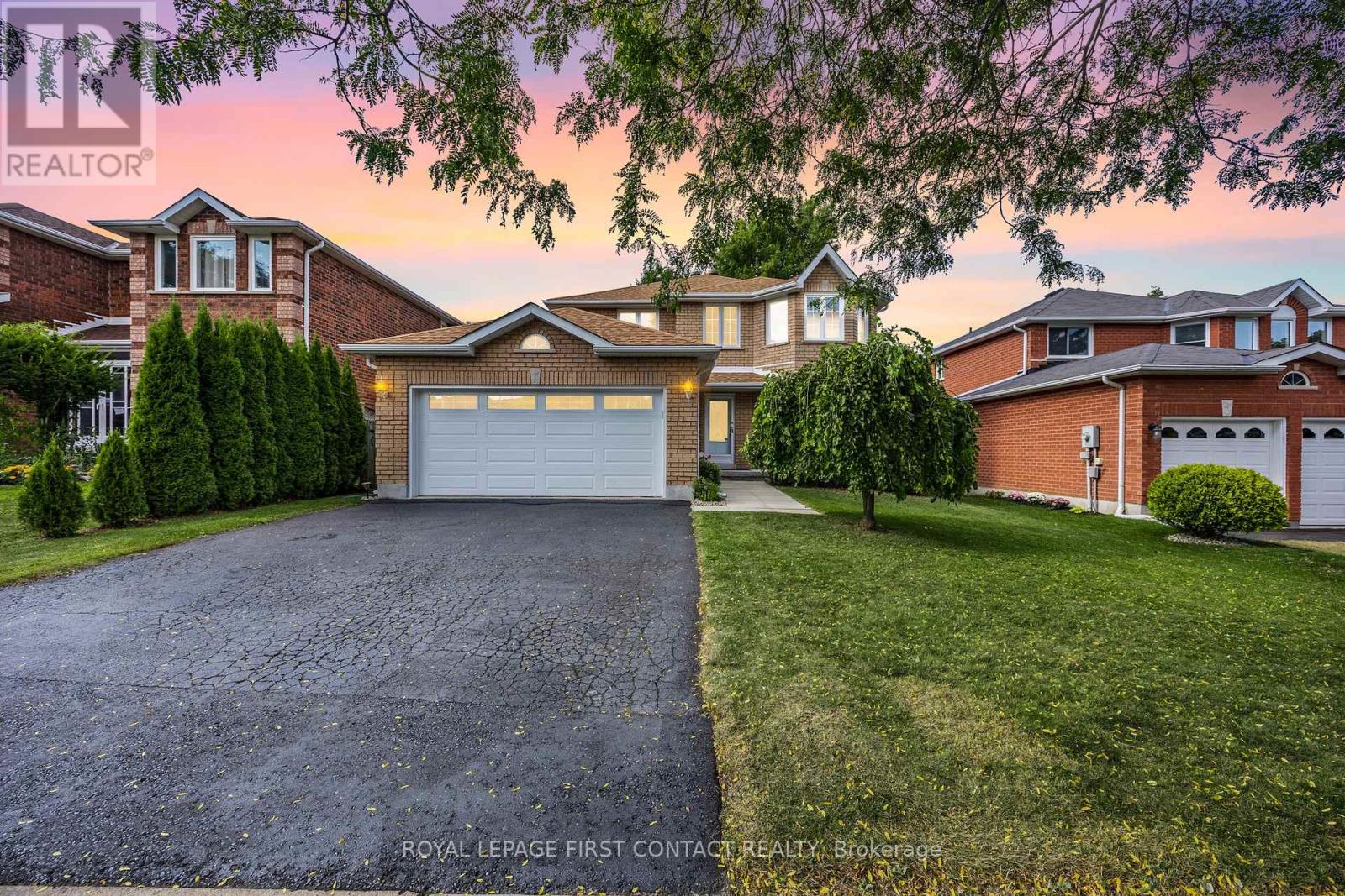 298 Livingstone St W, Barrie, ON L4N 7C2