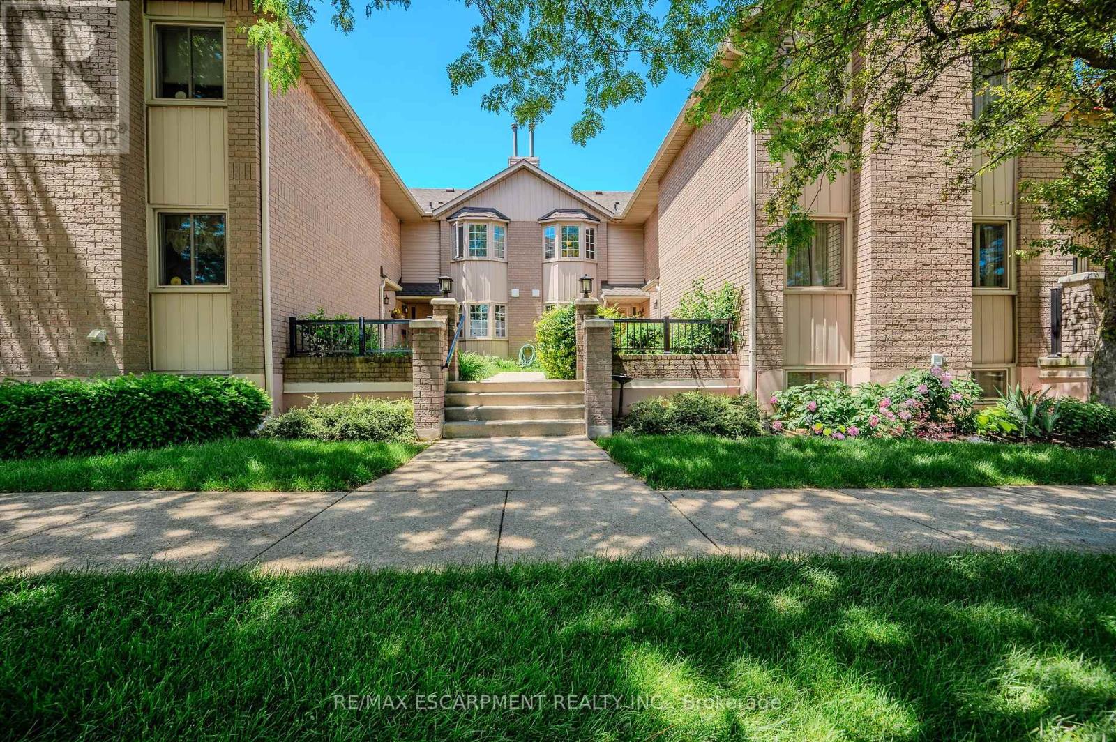 21 38 Elora Dr, Hamilton, ON L9C 7L4