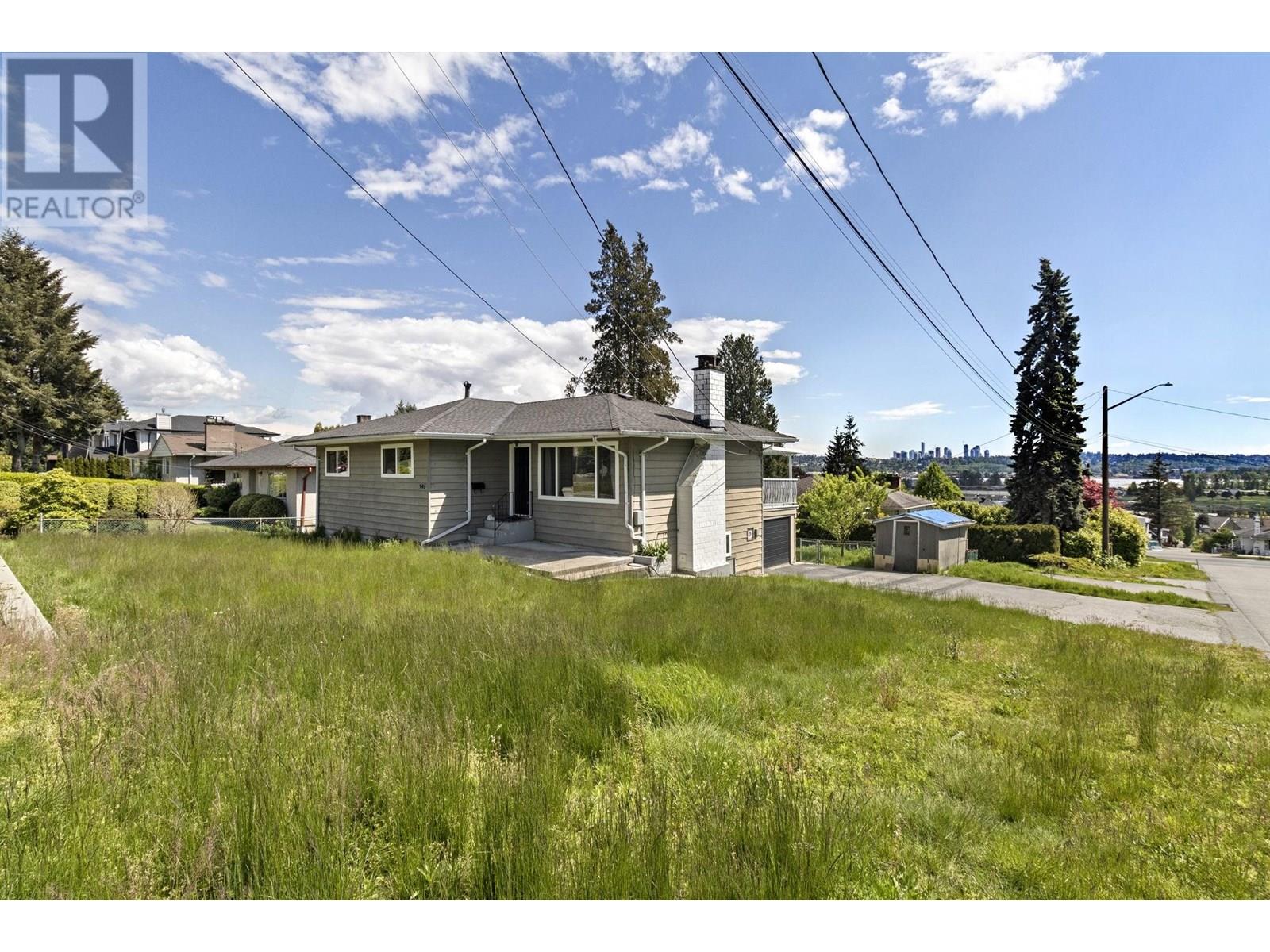 946 Quadling Ave, Coquitlam, BC V3K 2A7