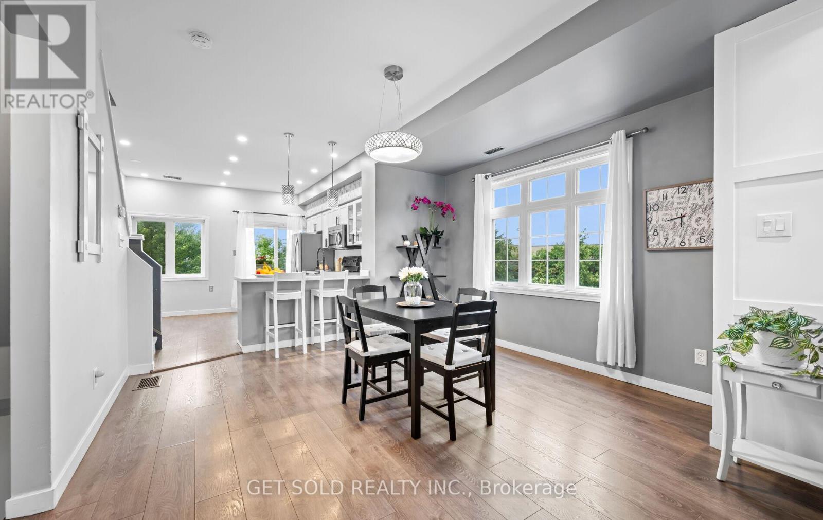 73 Piggott Mews, Toronto, ON M9N 0A7