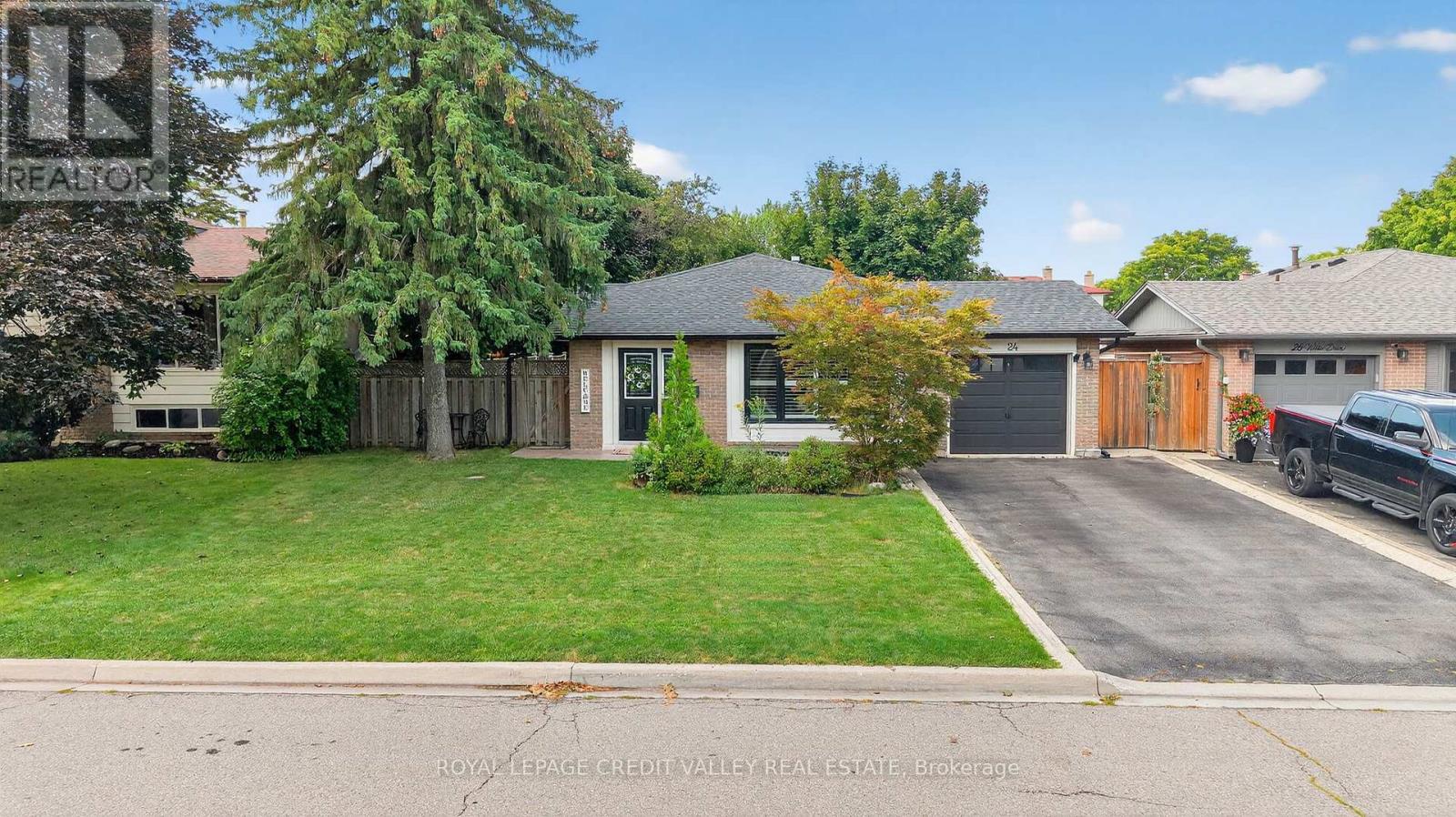 24 Willis Dr, Brampton, ON L6W 1A9