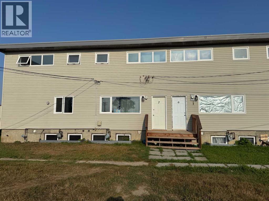 305 5 Street Unit 7, Wainwright, AB T9W 1A4