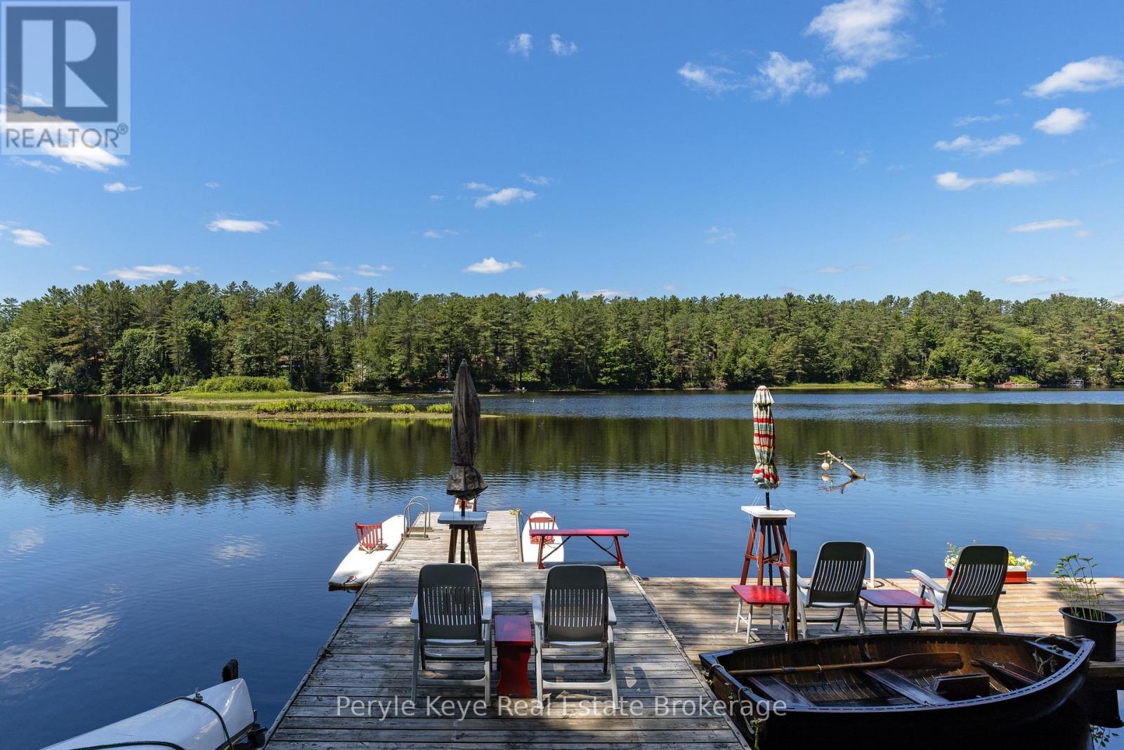 136 Deer Lake Rd, Huntsville, ON P0B 1L0