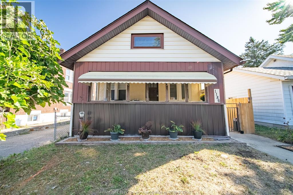 1186 Pierre, Windsor, ON N9A 2L4