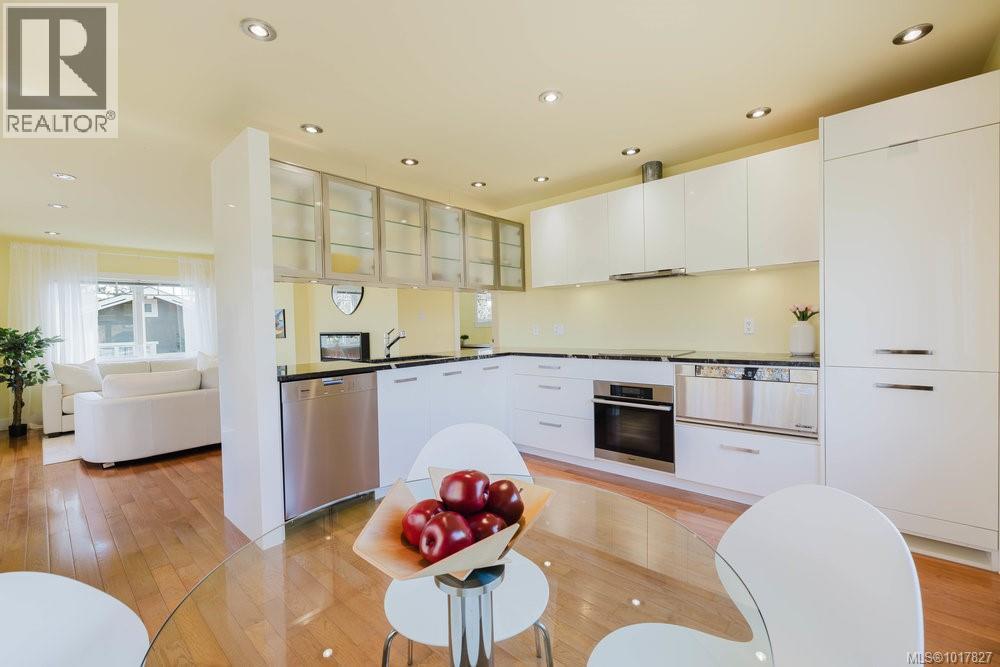 1865 Quamichan St, Victoria, BC V8S 2B7