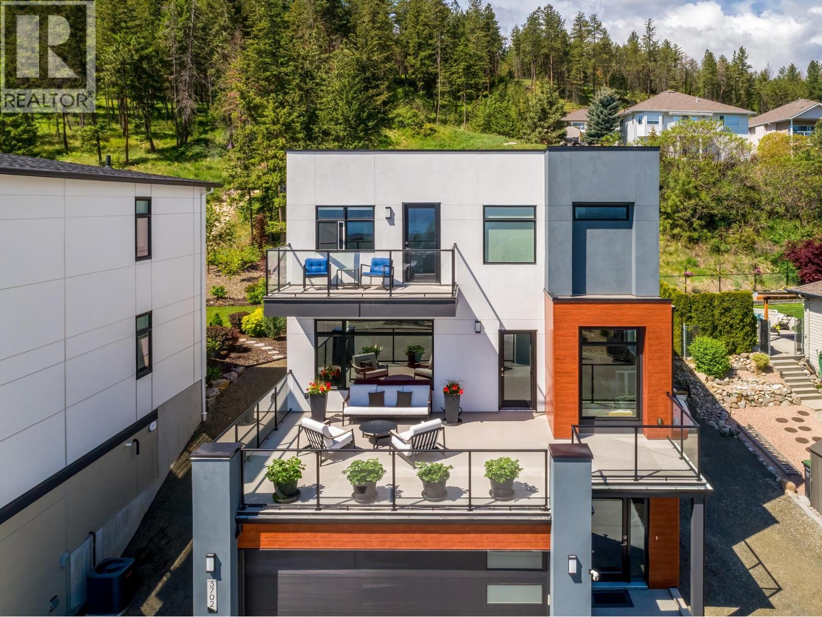 3702 Astoria Dr, West Kelowna, BC V4T 0B1