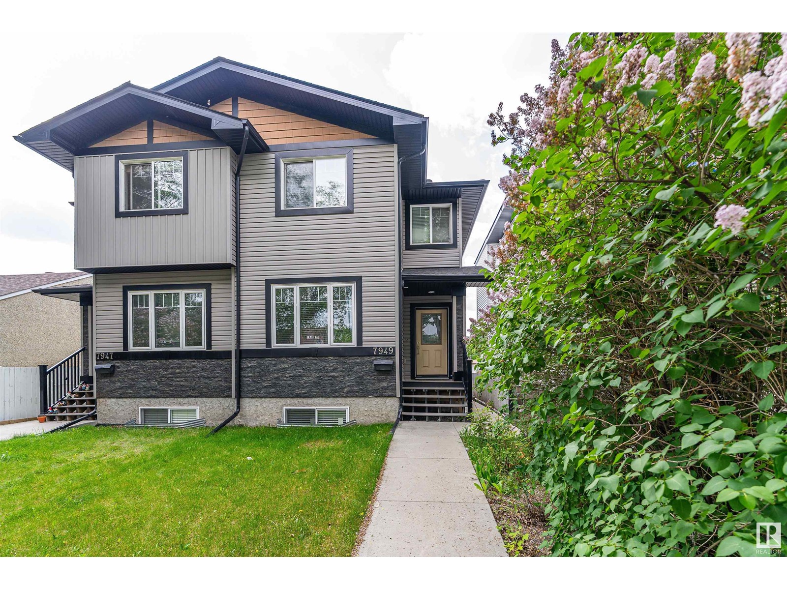79 Av Nw Unit 7949, Edmonton, AB T6C 0P7