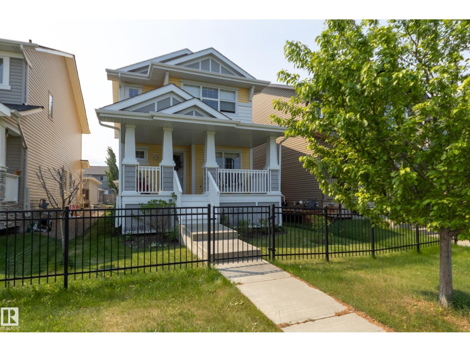 1832 Carruthers Ln SW, Edmonton, AB T6W 0Z1