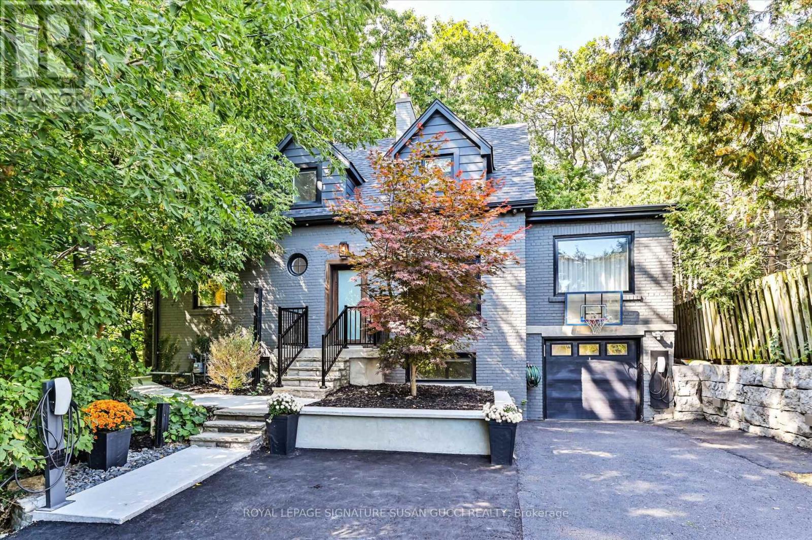 34 Glenwood Cres, Toronto, ON M4B 1J7