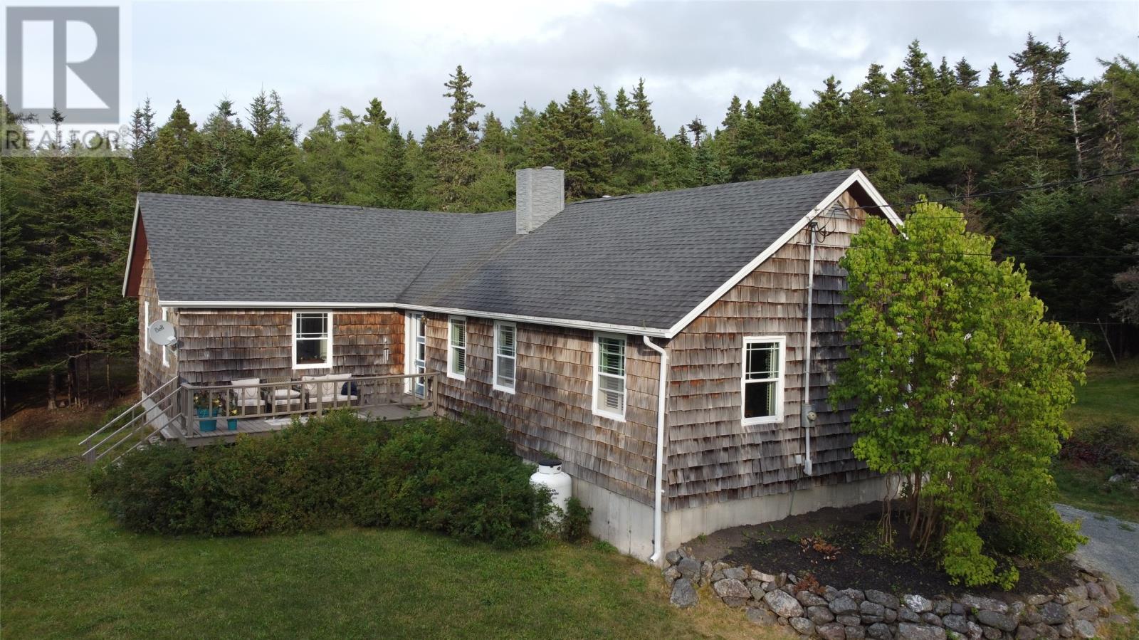 6 The Valley Rd, Holyrood, NL A0A 2R0