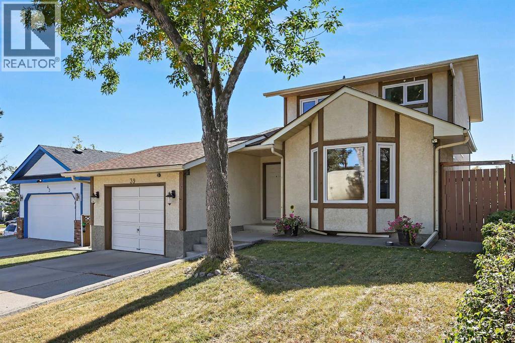 39 Millside Rd SW, Calgary, AB T2Y 2P9