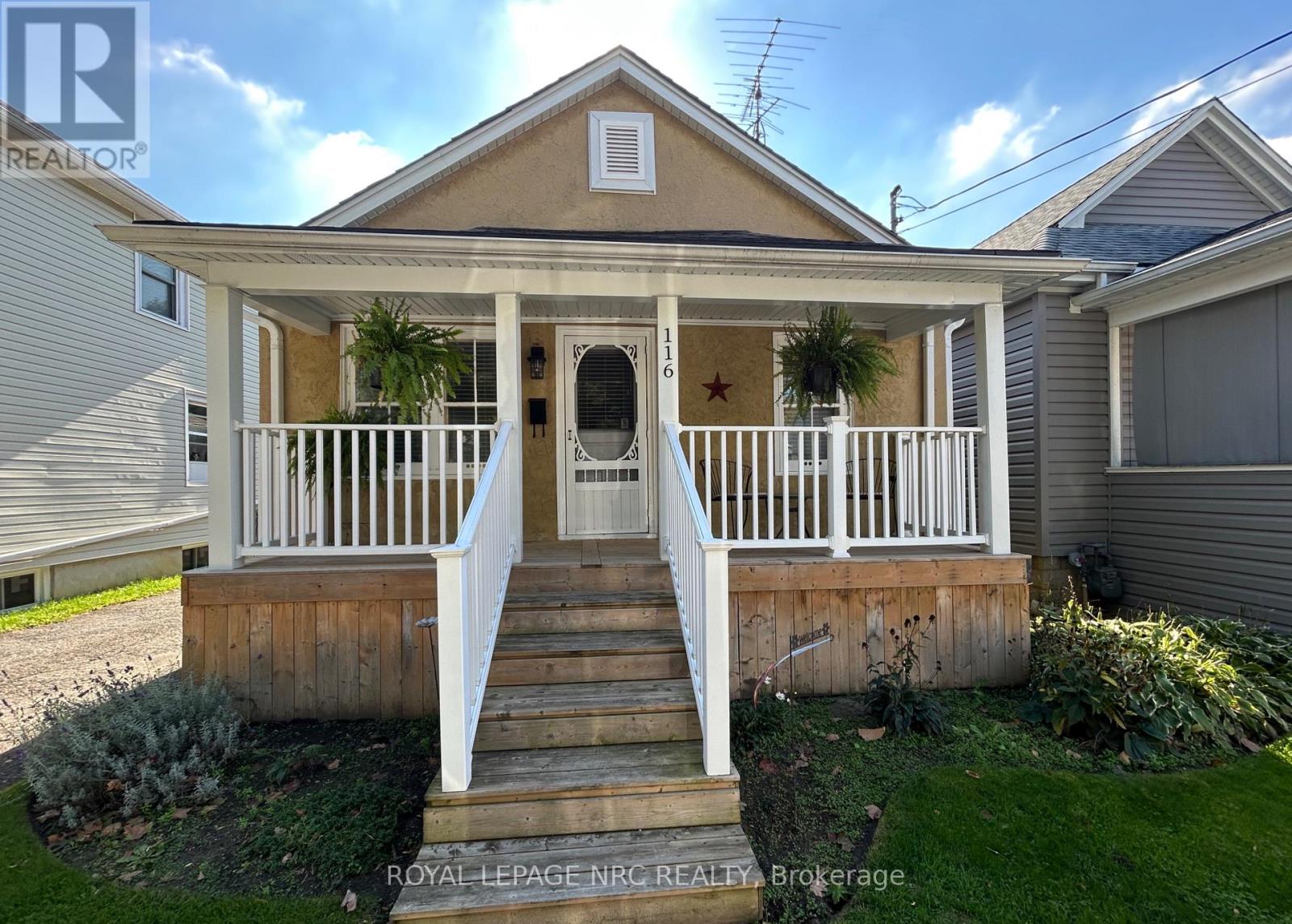116 Pleasant Ave, St. Catharines, ON L2R 1Y2