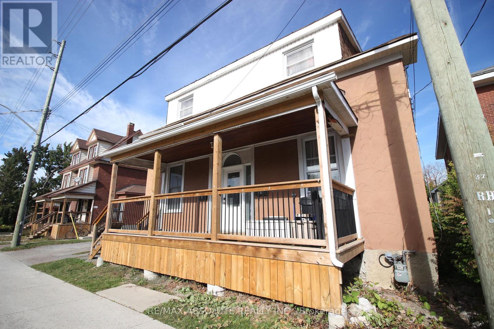 37 Raglan St St N, Renfrew, ON K7V 1N7