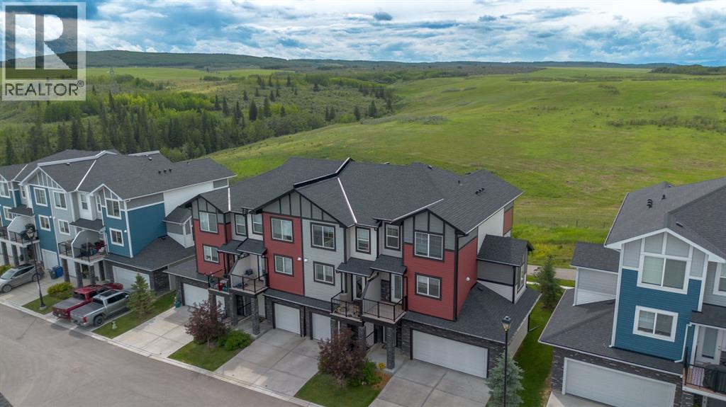 1703 Jumping Pound Common, Cochrane, AB T4C 2L1