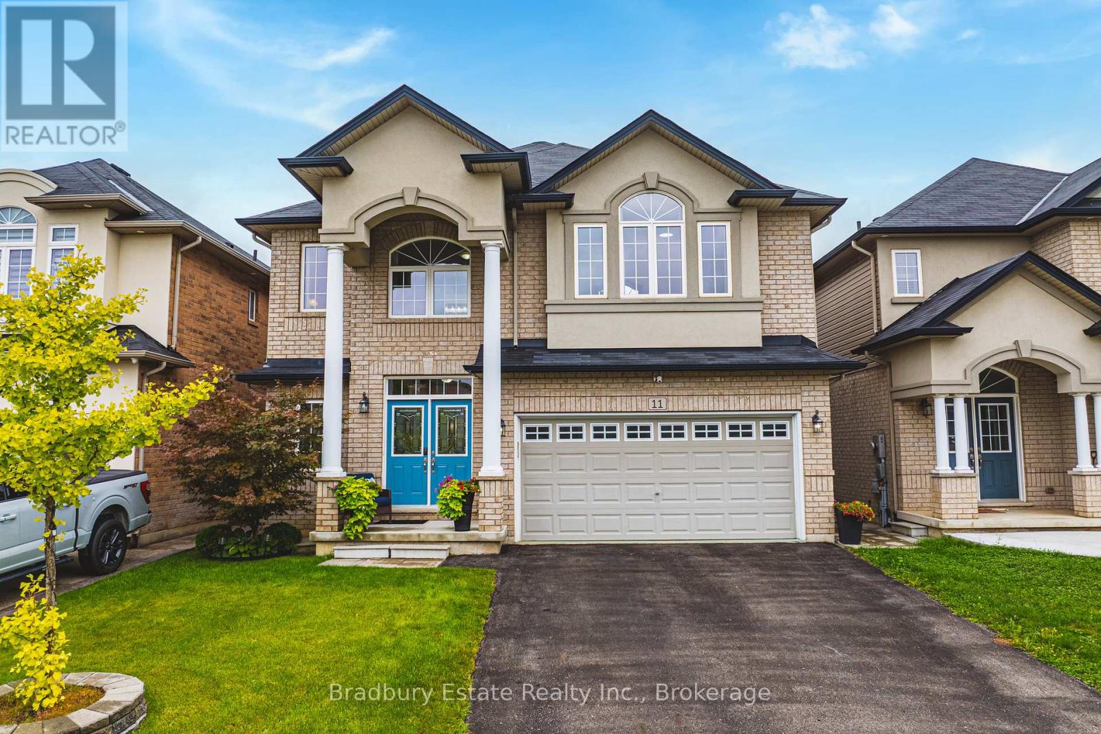 11 Weathering Hts, Hamilton, ON L8J 0E6