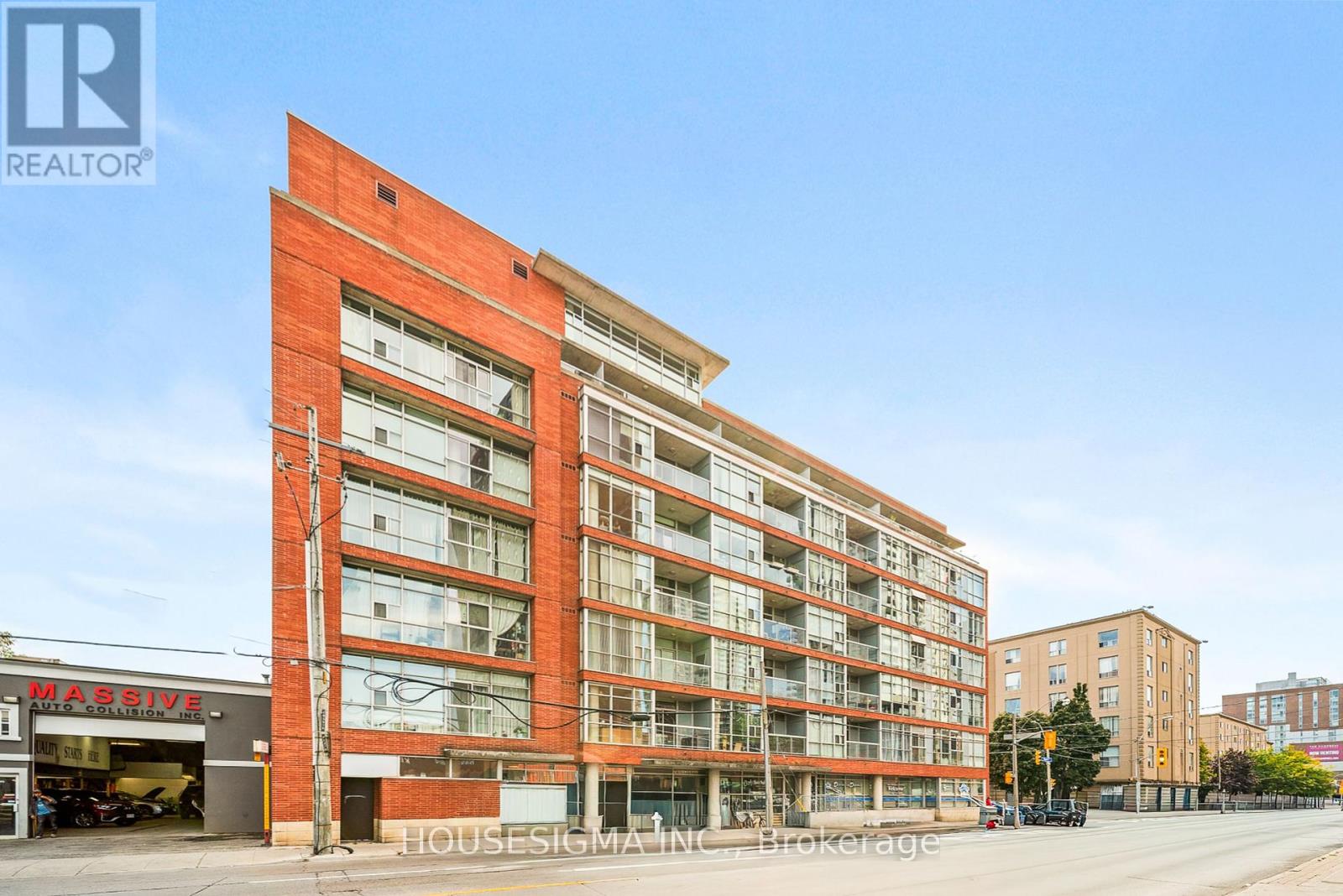 210 1375 Dupont St, Toronto, ON M6H 4J8