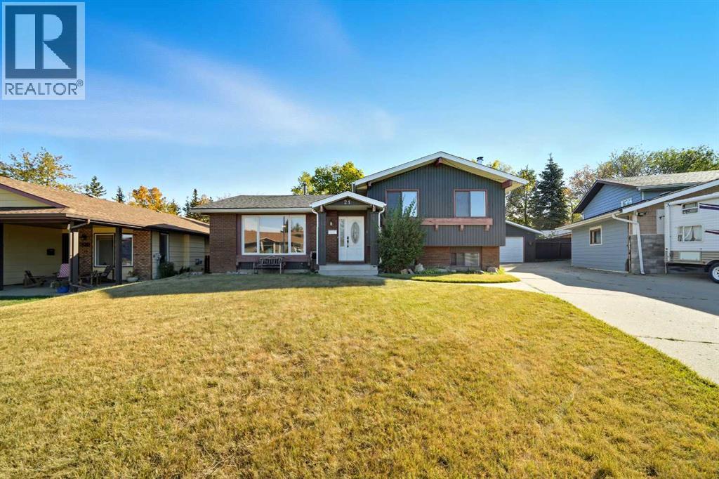 21 Cunningham Cres, Red Deer, AB T4P 2S2