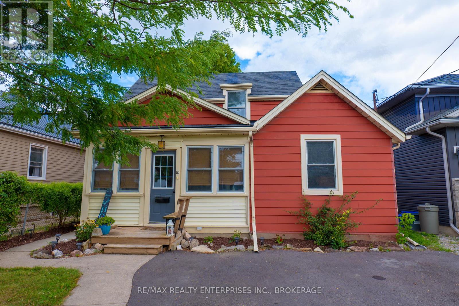 10 Antwerp St, St. Catharines, ON L2S 1J8